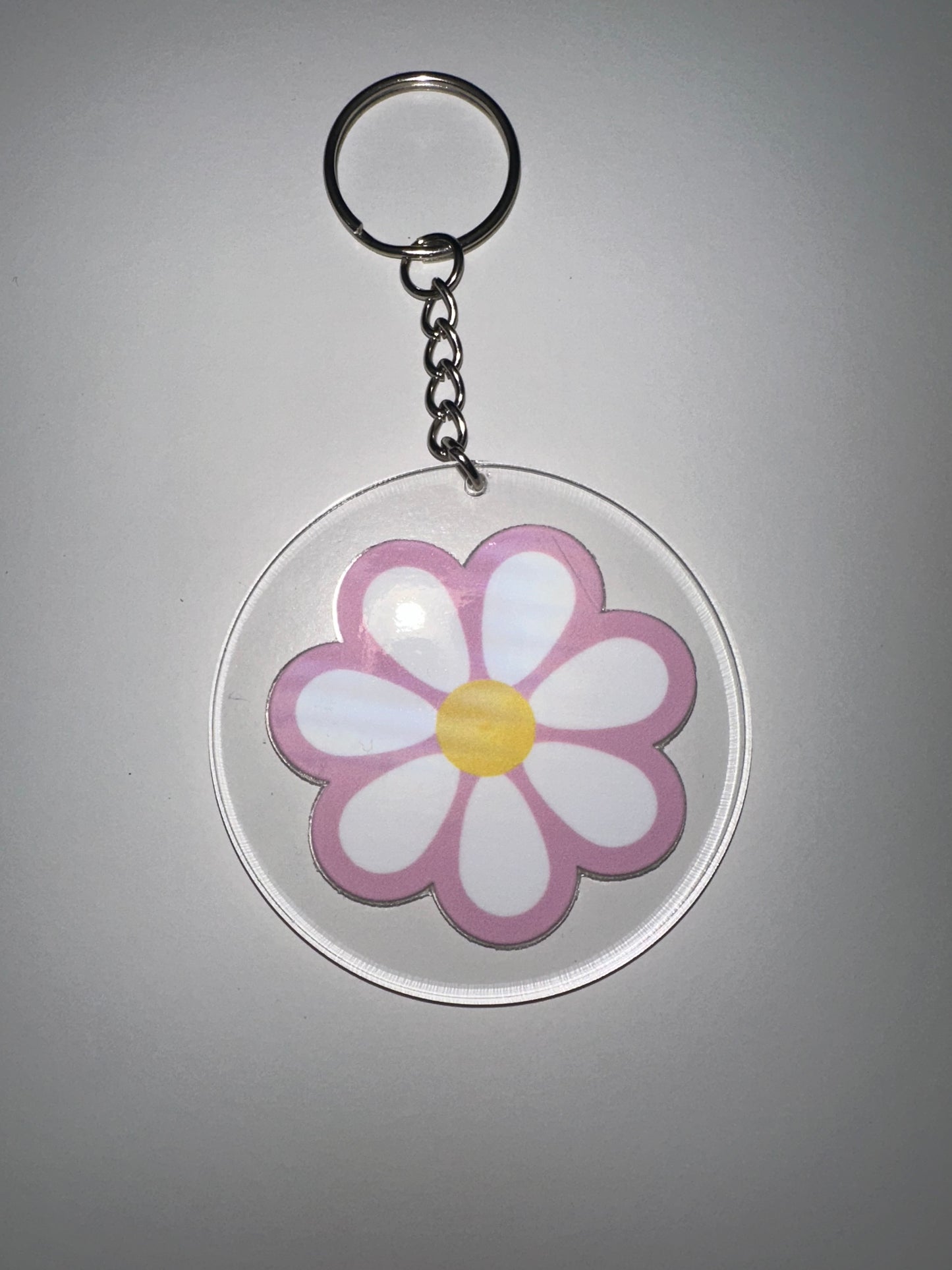Pink daisy keychain 🌸